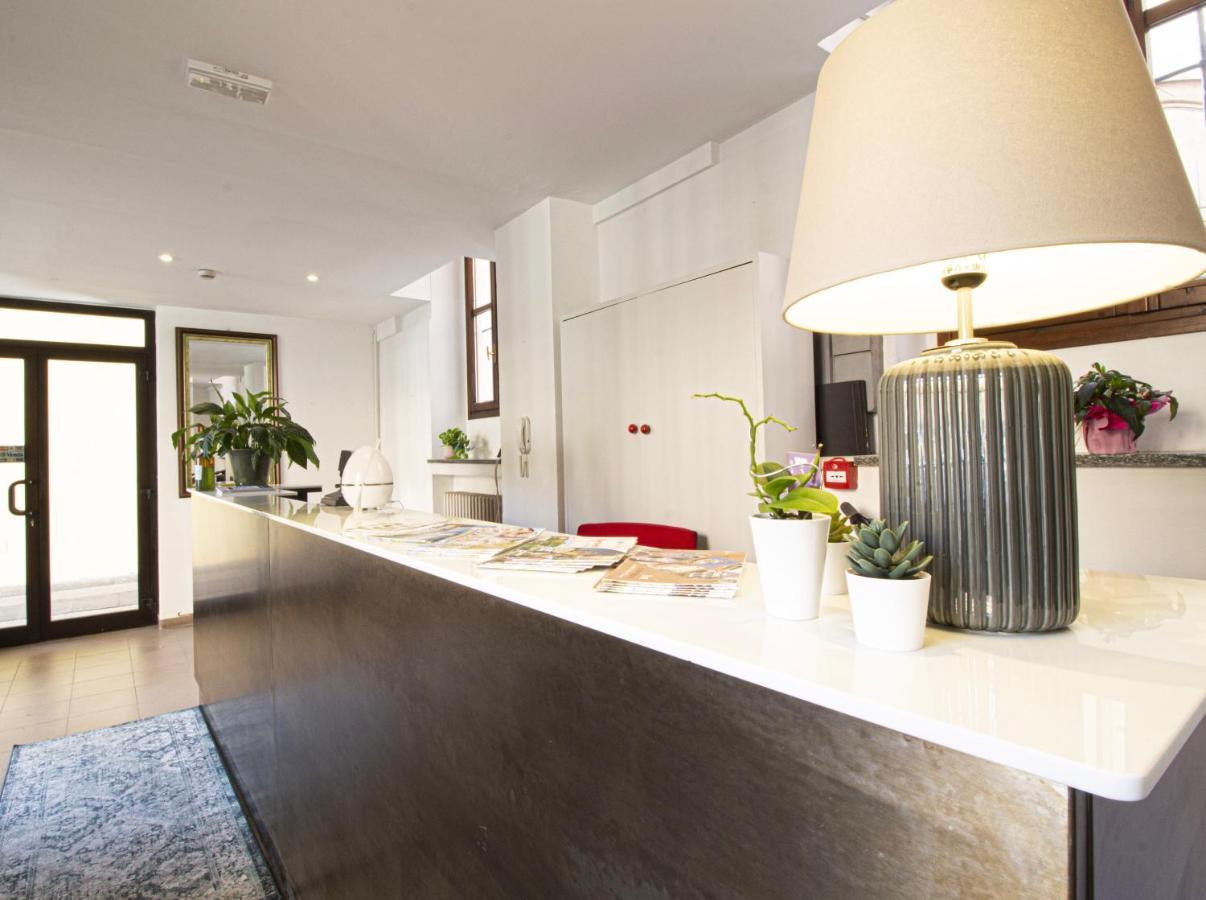 Hotel Tornielli 9 By Lvg Hotel Collection Новара Экстерьер фото